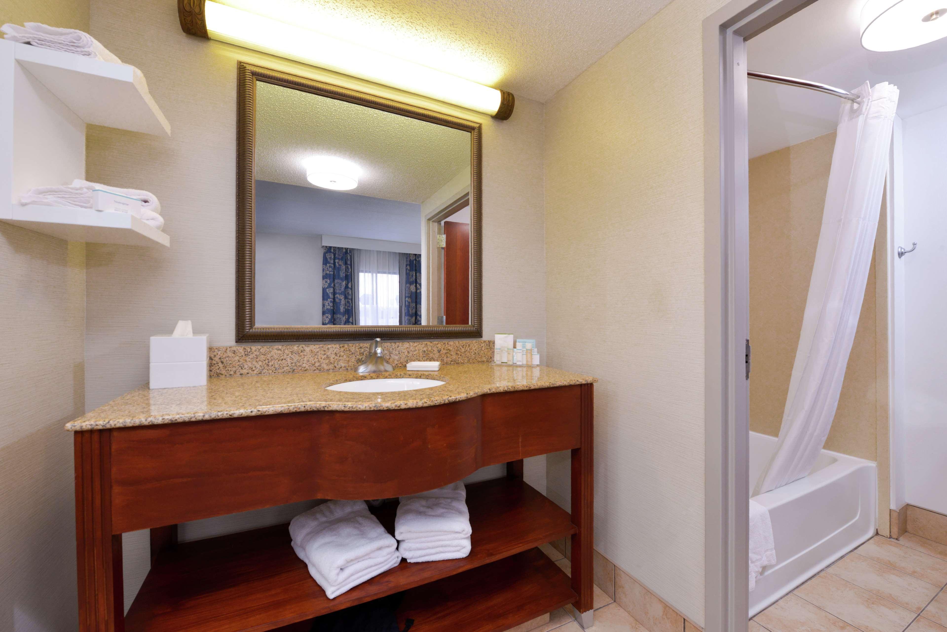 Hampton Inn & Suites Уилмингтон Экстерьер фото