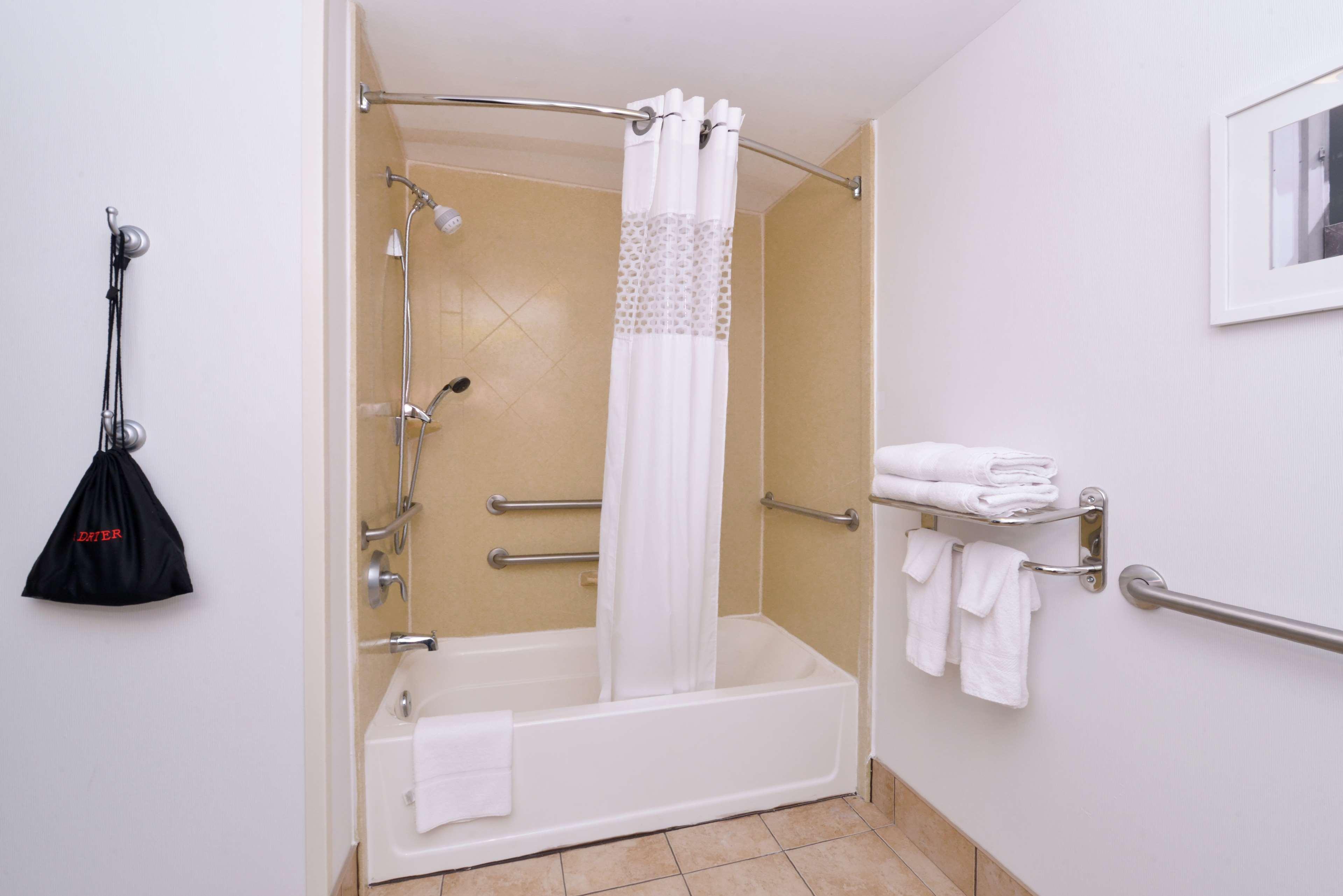 Hampton Inn & Suites Уилмингтон Экстерьер фото