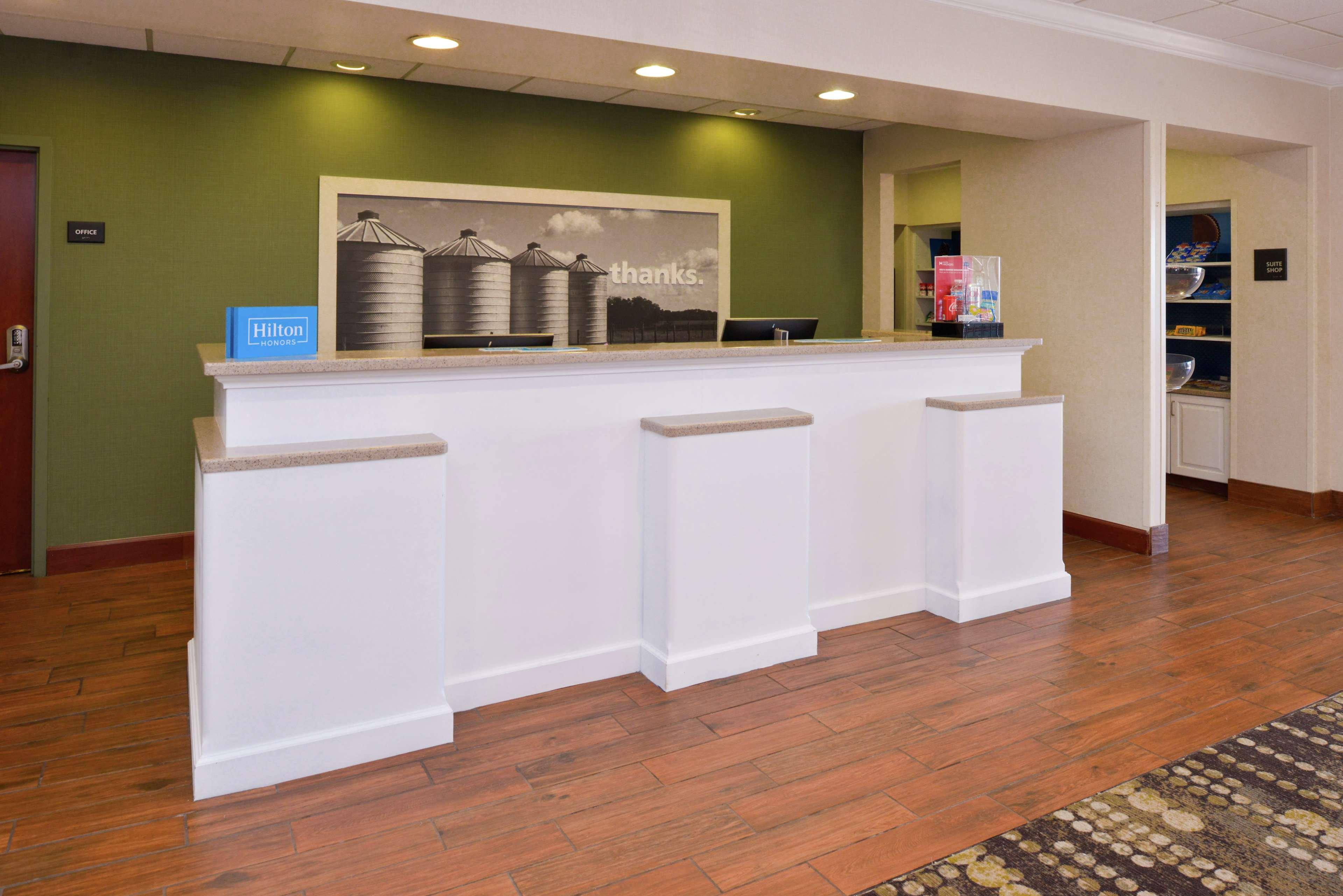 Hampton Inn & Suites Уилмингтон Экстерьер фото