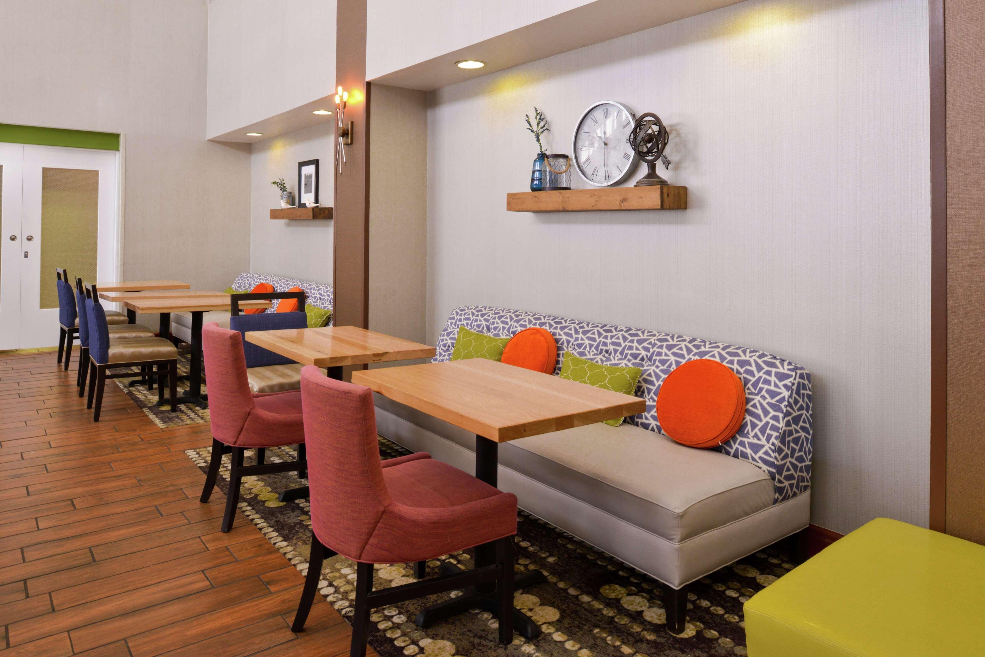 Hampton Inn & Suites Уилмингтон Экстерьер фото