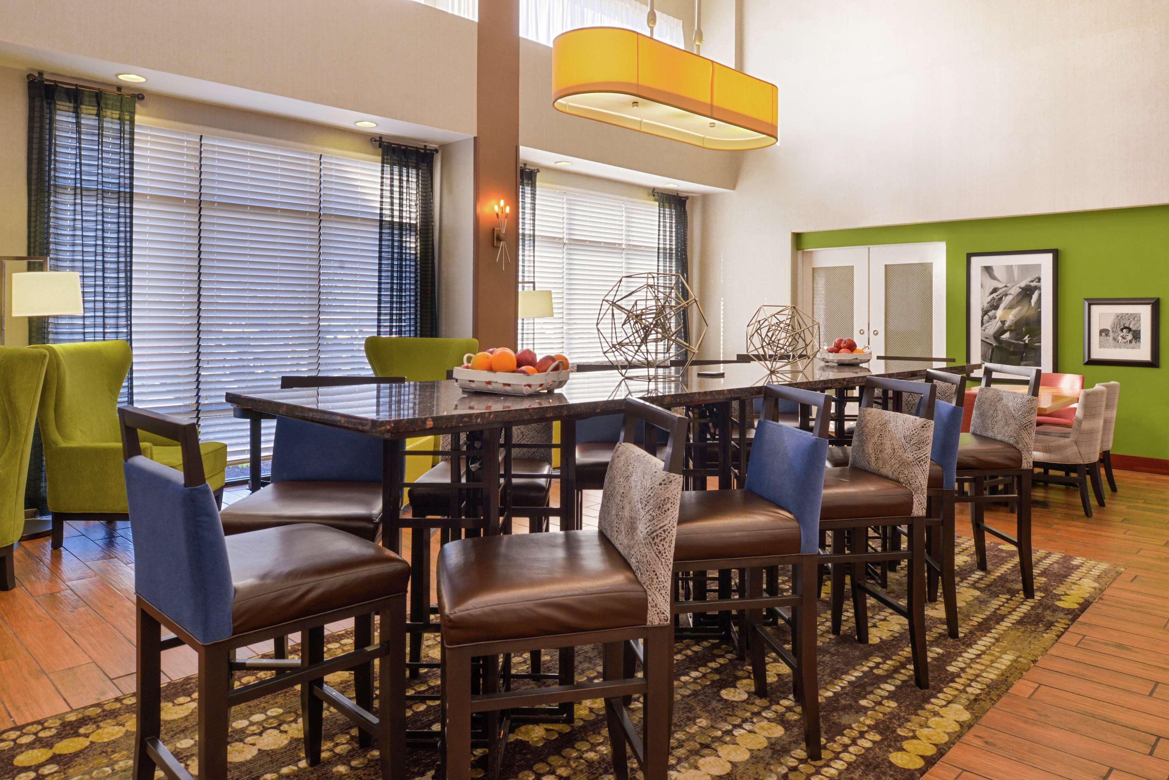 Hampton Inn & Suites Уилмингтон Экстерьер фото