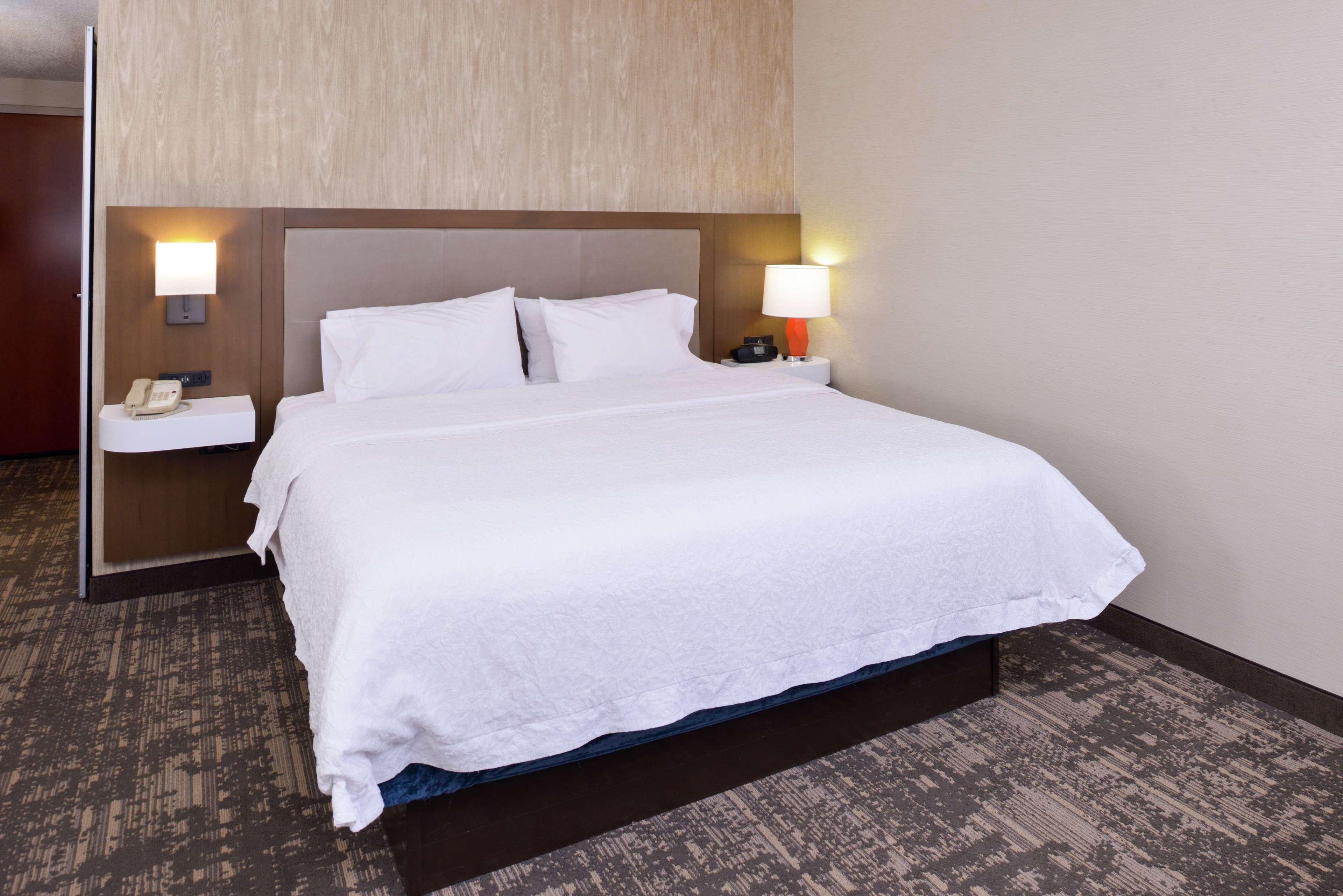 Hampton Inn & Suites Уилмингтон Экстерьер фото